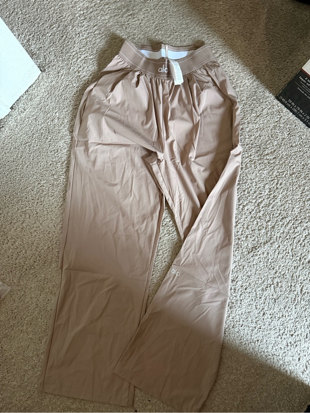 ALO Yoga Relaxed Wide-Leg Trousers - Beige